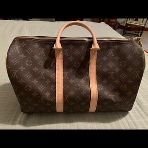 Timeless, classic Travel Bag for women